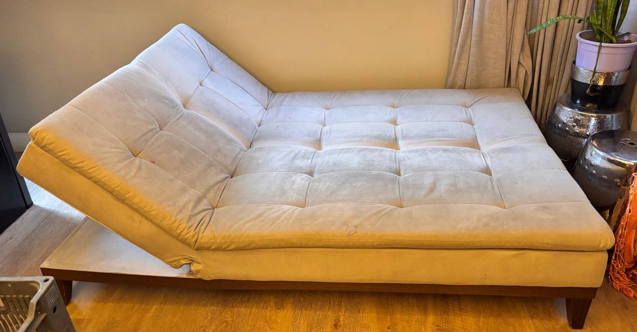 SOFA CAMA BEGE